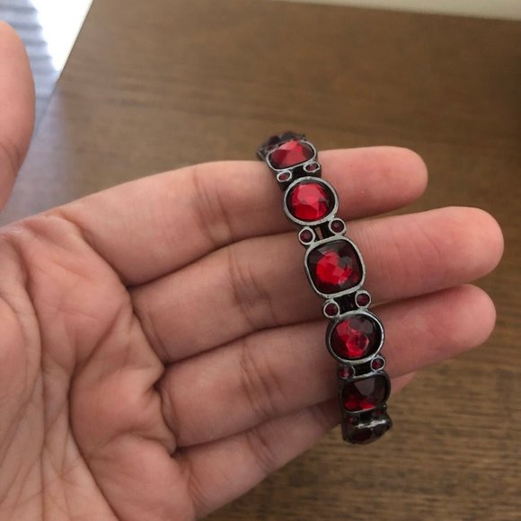 Avon garnet color bracelet - Picture 2 of 5
